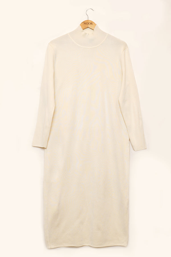 D18 - White
